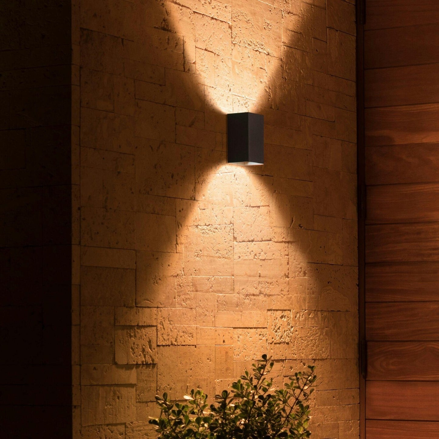 Philips Hue White & Color Ambiance Resonate Outdoor Wall Light LED schwarz